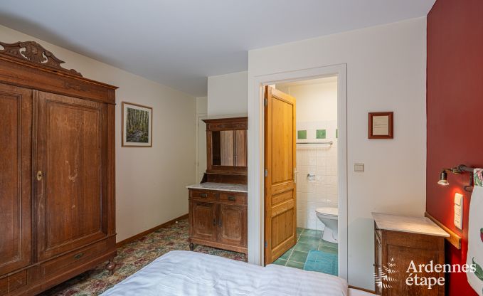 Ruim vakantiehuis voor 32 personen in Ferri�res met 12 slaapkamers, sauna, jacuzzi en speelvoorzieningen