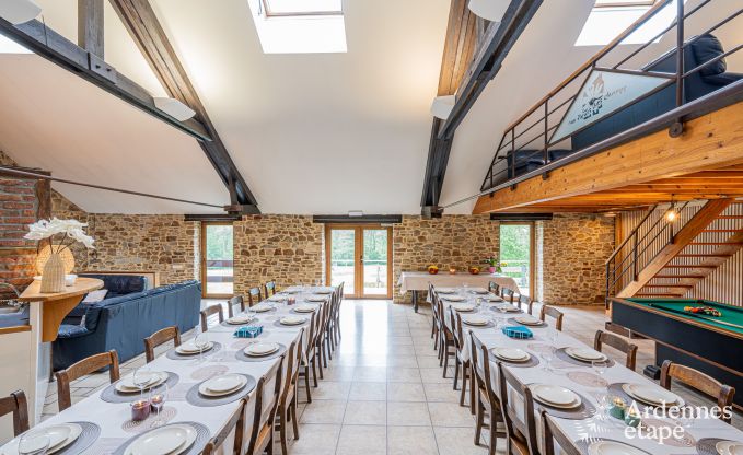 Ruim vakantiehuis voor 32 personen in Ferri�res met 12 slaapkamers, sauna, jacuzzi en speelvoorzieningen