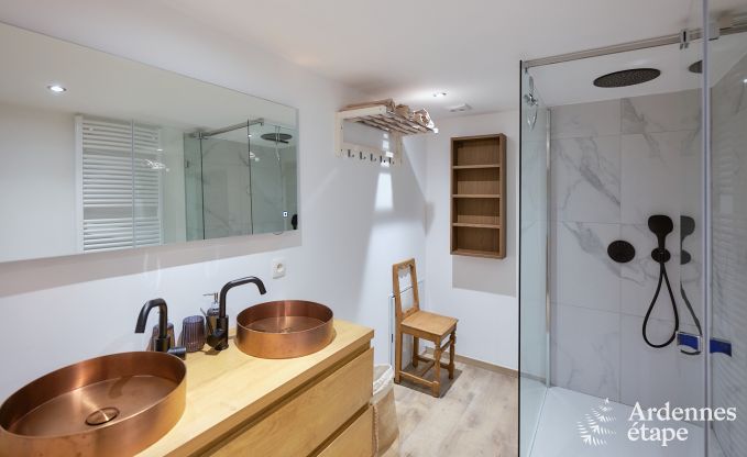 Charmante vakantiewoning voor 8 personen in Florenville met 4 slaapkamers, wellness en speeltoren aan de Semois