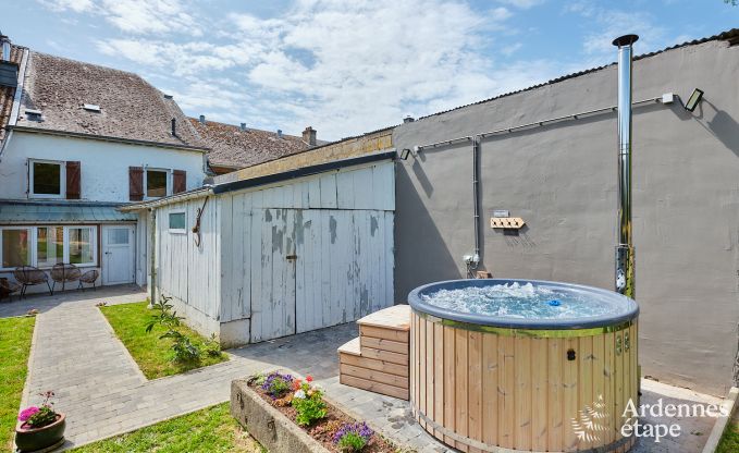 Charmante vakantiewoning voor 8 personen in Florenville met 4 slaapkamers, wellness en speeltoren aan de Semois