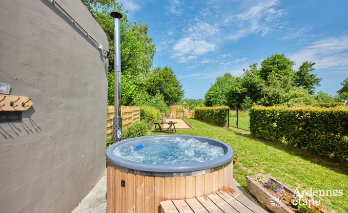 Charmante vakantiewoning voor 8 personen in Florenville met 4 slaapkamers, wellness en speeltoren aan de Semois