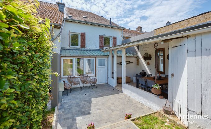 Charmante vakantiewoning voor 8 personen in Florenville met 4 slaapkamers, wellness en speeltoren aan de Semois