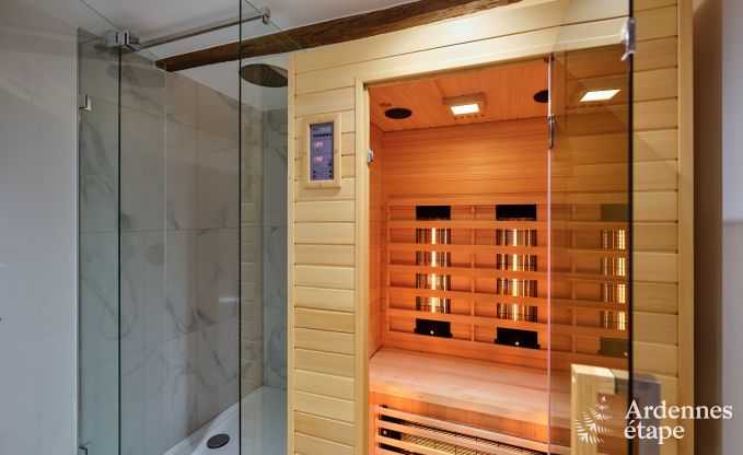 Charmante vakantiewoning voor 8 personen in Florenville met 4 slaapkamers, wellness en speeltoren aan de Semois