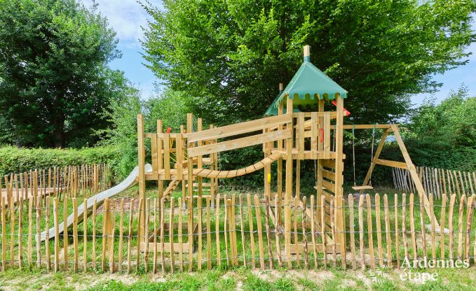 Charmante vakantiewoning voor 8 personen in Florenville met 4 slaapkamers, wellness en speeltoren aan de Semois