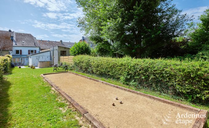 Charmante vakantiewoning voor 8 personen in Florenville met 4 slaapkamers, wellness en speeltoren aan de Semois