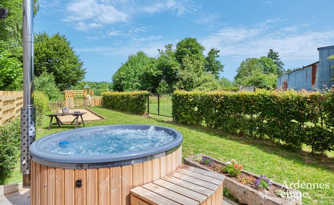 Charmante vakantiewoning voor 8 personen in Florenville met 4 slaapkamers, wellness en speeltoren aan de Semois