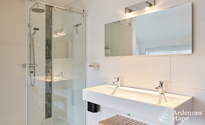 Ruime comfortabele vakantiewoning voor 10 personen in Voeren met privzwembad, jacuzzi en tuin