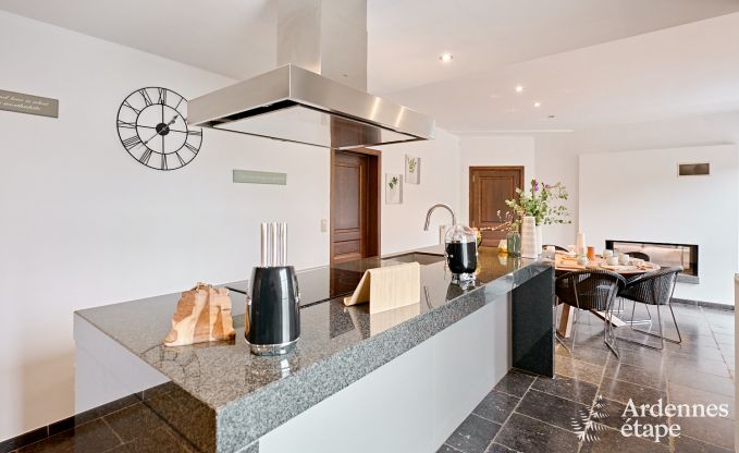 Ruime comfortabele vakantiewoning voor 10 personen in Voeren met privzwembad, jacuzzi en tuin