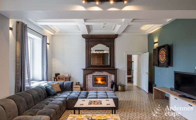 Kasteel in Froidchapelle voor 19 personen met 5 tweepersoonskamers met eigen badkamer