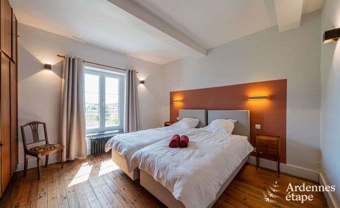 Kasteel in Froidchapelle voor 19 personen met 5 tweepersoonskamers met eigen badkamer