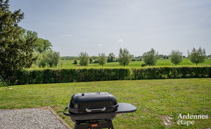 Kasteel in Froidchapelle voor 19 personen met 5 tweepersoonskamers met eigen badkamer