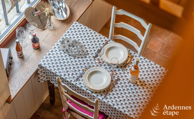 Charmante fermette in Froidchapelle met 2 slaapkamers en priv�tuin