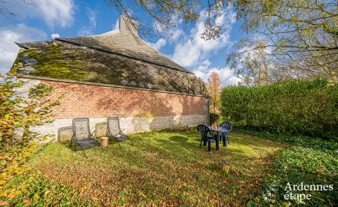 Charmante fermette in Froidchapelle met 2 slaapkamers en priv�tuin