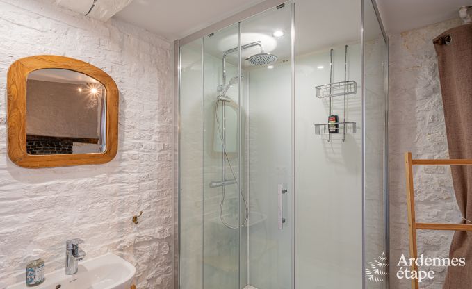 Charmante fermette in Froidchapelle met 2 slaapkamers en priv�tuin