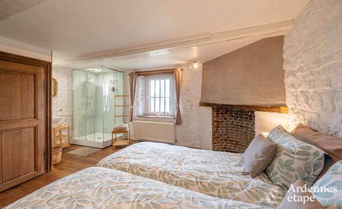 Charmante fermette in Froidchapelle met 2 slaapkamers en priv�tuin