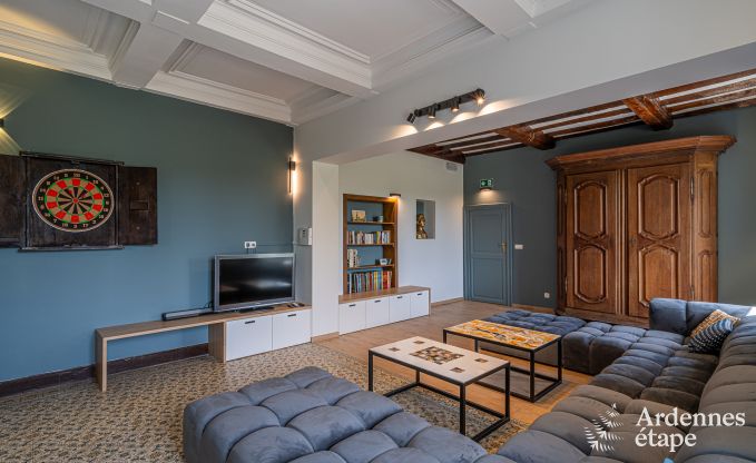 Kasteel in Froidchapelle voor 19 personen met 5 tweepersoonskamers met eigen badkamer