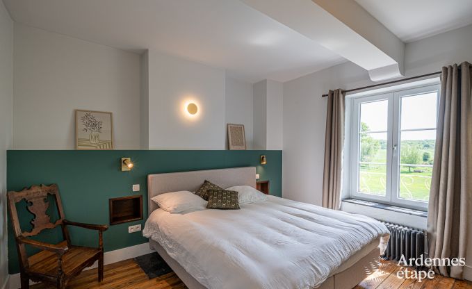 Kasteel in Froidchapelle voor 19 personen met 5 tweepersoonskamers met eigen badkamer