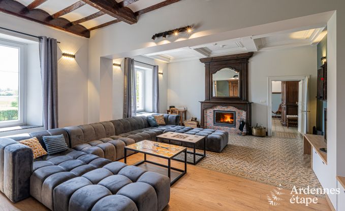 Kasteel in Froidchapelle voor 19 personen met 5 tweepersoonskamers met eigen badkamer