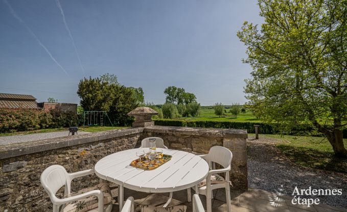 Kasteel in Froidchapelle voor 19 personen met 5 tweepersoonskamers met eigen badkamer