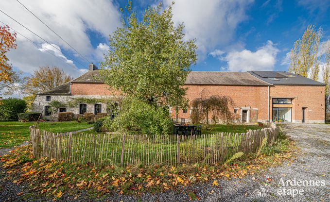 Charmante fermette in Froidchapelle met 2 slaapkamers en priv�tuin