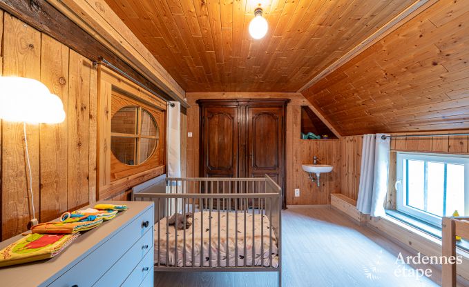 Charmante fermette in Froidchapelle met 2 slaapkamers en priv�tuin