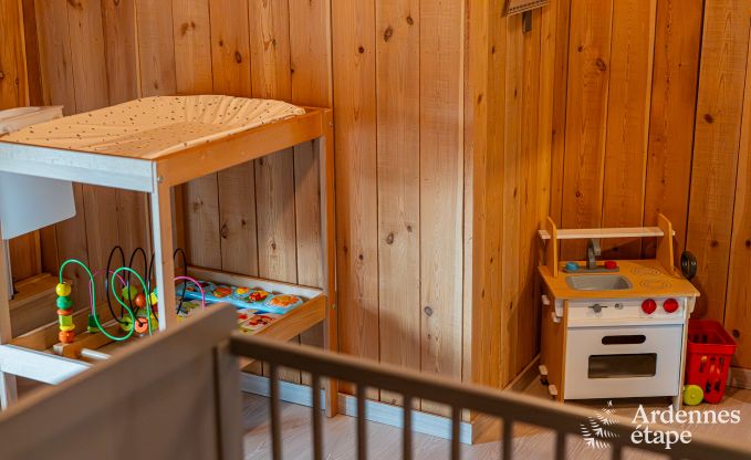 Charmante fermette in Froidchapelle met 2 slaapkamers en priv�tuin