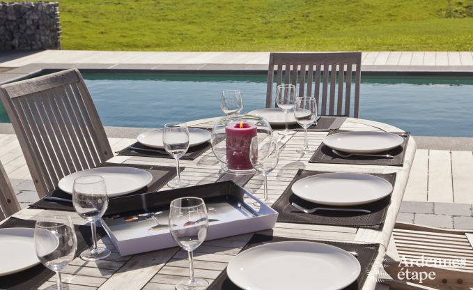 Luxe vakantiehuis in Froidthier voor 10 gasten met zwembad, wellness en 5 slaapkamers nabij Aubel