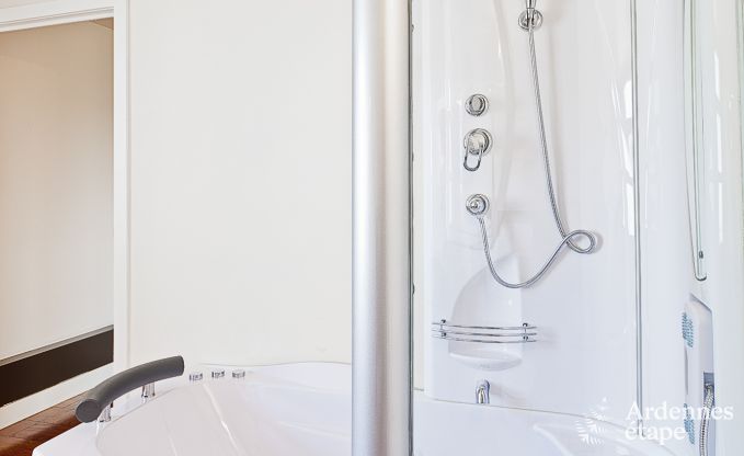 Luxe vakantiehuis in Froidthier voor 10 gasten met zwembad, wellness en 5 slaapkamers nabij Aubel