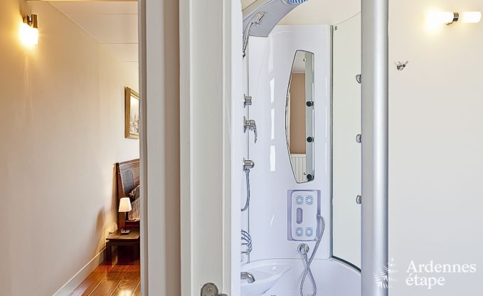 Luxe vakantiehuis in Froidthier voor 10 gasten met zwembad, wellness en 5 slaapkamers nabij Aubel