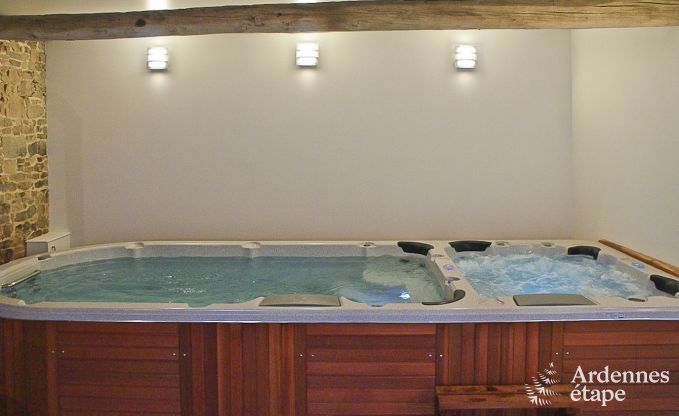 Luxe vakantiehuis in Froidthier voor 10 gasten met zwembad, wellness en 5 slaapkamers nabij Aubel