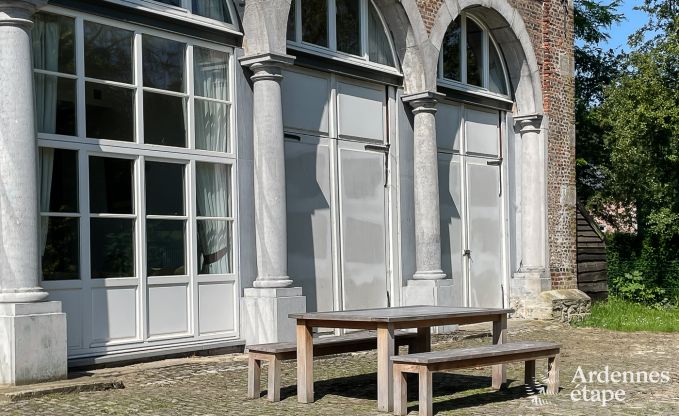 Charmant bijgebouw van een kasteel in Gembloux: ruim vakantiehuis voor 9 personen.