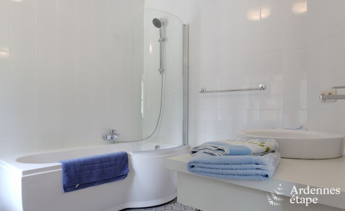 Charmant bijgebouw van een kasteel in Gembloux: ruim vakantiehuis voor 9 personen.