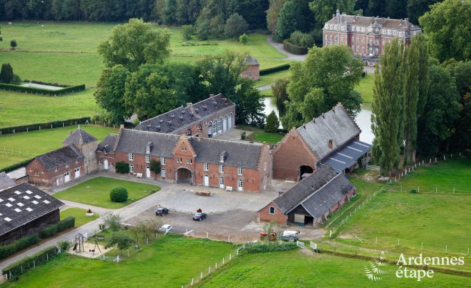 Charmant bijgebouw van een kasteel in Gembloux: ruim vakantiehuis voor 9 personen.
