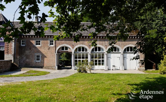 Charmant bijgebouw van een kasteel in Gembloux: ruim vakantiehuis voor 9 personen.