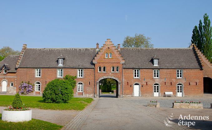 Bijgebouw van een kasteel in Gembloux voor 18 personen