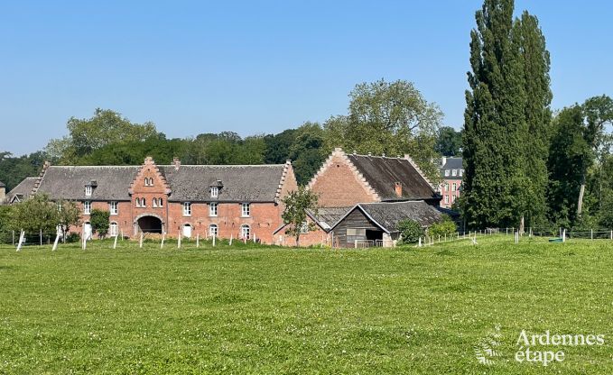 Bijgebouw van een kasteel in Gembloux voor 32 personen