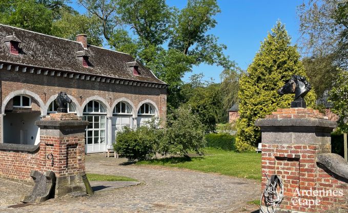 Bijgebouw van een kasteel in Gembloux voor 32 personen