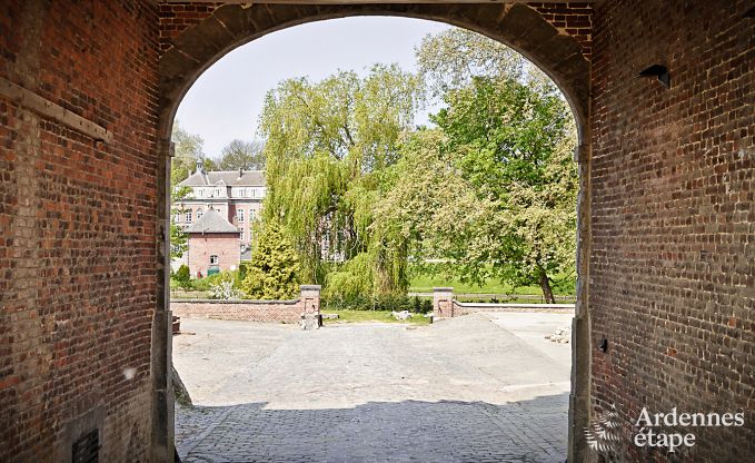 Bijgebouw van een kasteel in Gembloux voor 32 personen