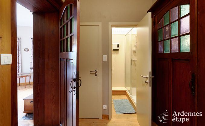 Ruim vakantiehuis voor 14 personen met 5 slaapkamers, 4 badkamers en grote priv�tuin in Hamoir, Ardennen