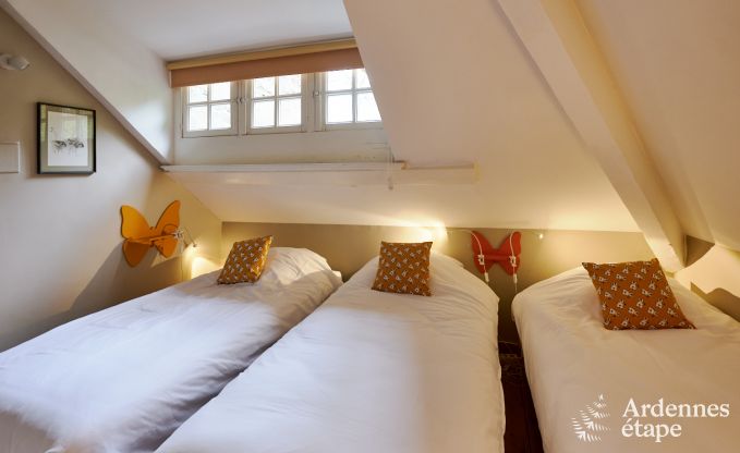 Ruim vakantiehuis voor 14 personen met 5 slaapkamers, 4 badkamers en grote priv�tuin in Hamoir, Ardennen