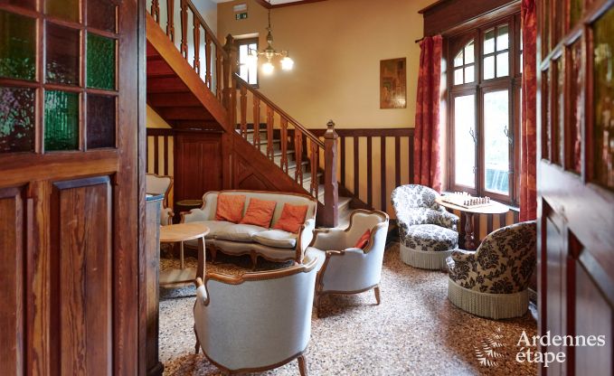 Ruim vakantiehuis voor 14 personen met 5 slaapkamers, 4 badkamers en grote priv�tuin in Hamoir, Ardennen