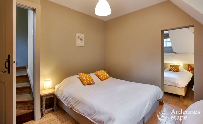 Ruim vakantiehuis voor 14 personen met 5 slaapkamers, 4 badkamers en grote priv�tuin in Hamoir, Ardennen