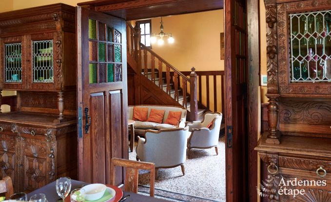 Ruim vakantiehuis voor 14 personen met 5 slaapkamers, 4 badkamers en grote priv�tuin in Hamoir, Ardennen