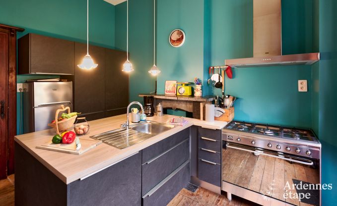 Ruim vakantiehuis voor 14 personen met 5 slaapkamers, 4 badkamers en grote priv�tuin in Hamoir, Ardennen