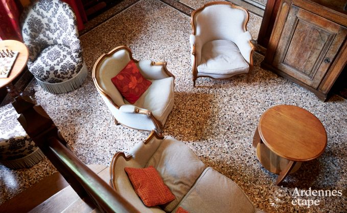 Ruim vakantiehuis voor 14 personen met 5 slaapkamers, 4 badkamers en grote priv�tuin in Hamoir, Ardennen