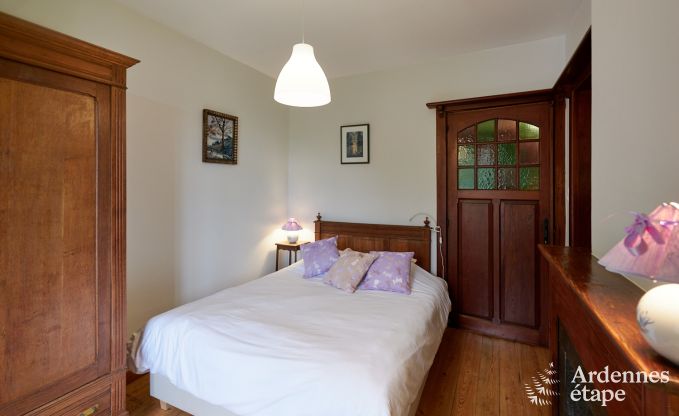 Ruim vakantiehuis voor 14 personen met 5 slaapkamers, 4 badkamers en grote priv�tuin in Hamoir, Ardennen