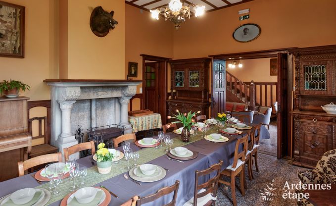 Ruim vakantiehuis voor 14 personen met 5 slaapkamers, 4 badkamers en grote priv�tuin in Hamoir, Ardennen