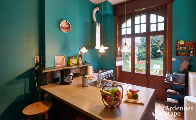 Ruim vakantiehuis voor 14 personen met 5 slaapkamers, 4 badkamers en grote priv�tuin in Hamoir, Ardennen