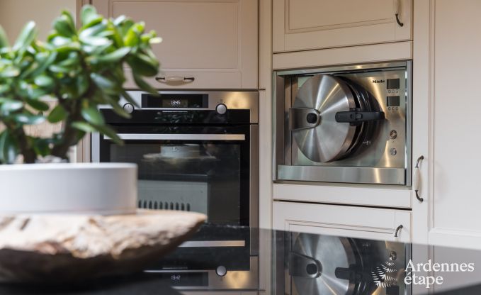 Ruime vakantiewoning voor 12 personen met zwembad en priv�tuin in Hamois, Ardennen
