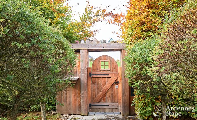 Charmant vakantiehuis voor 8 personen in Hamois met 4 slaapkamers, 3 badkamers, priv�tuin, speelruimte en terras aan het water